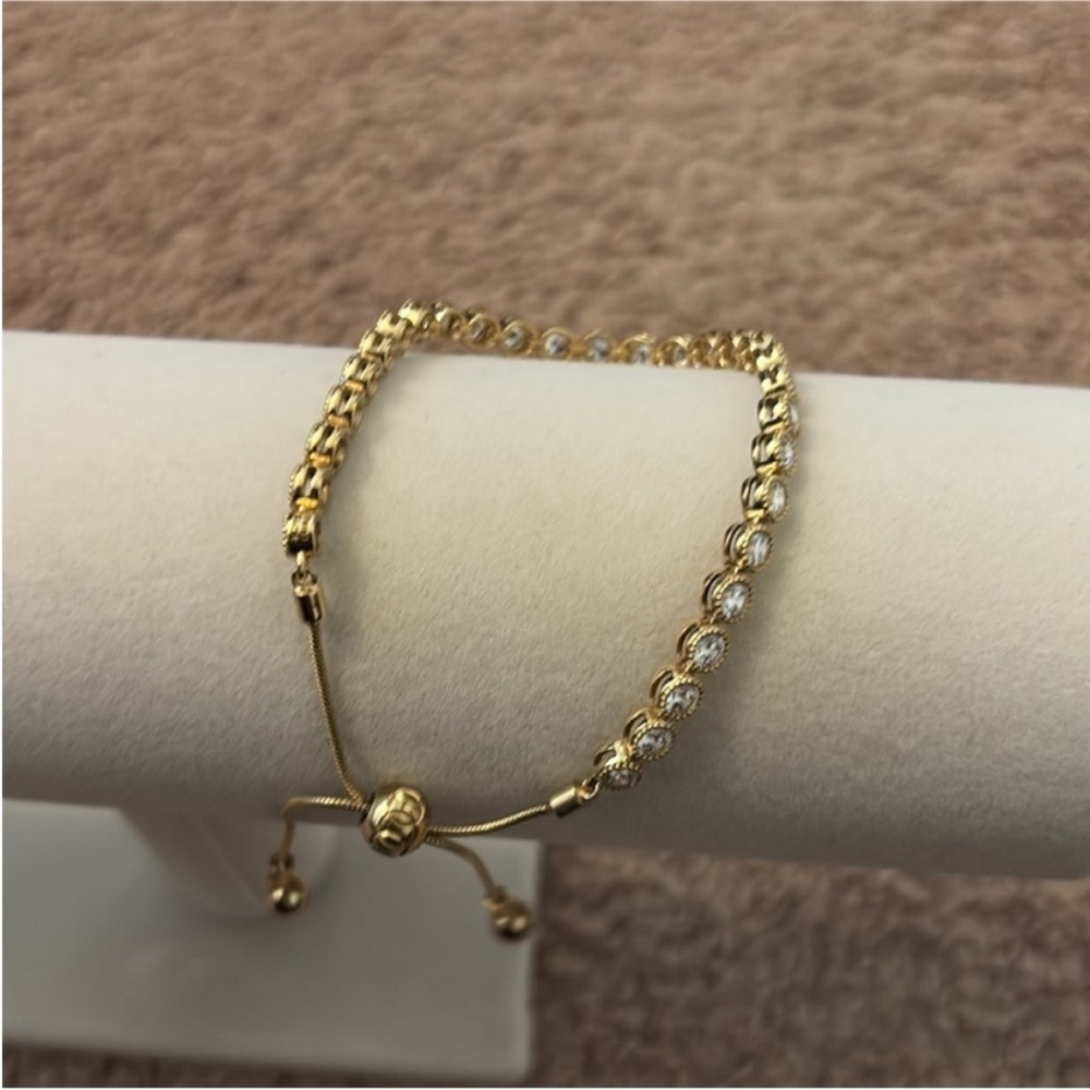 Beautiful brand new adjustable QVC bracelet - Picture 2 of 3